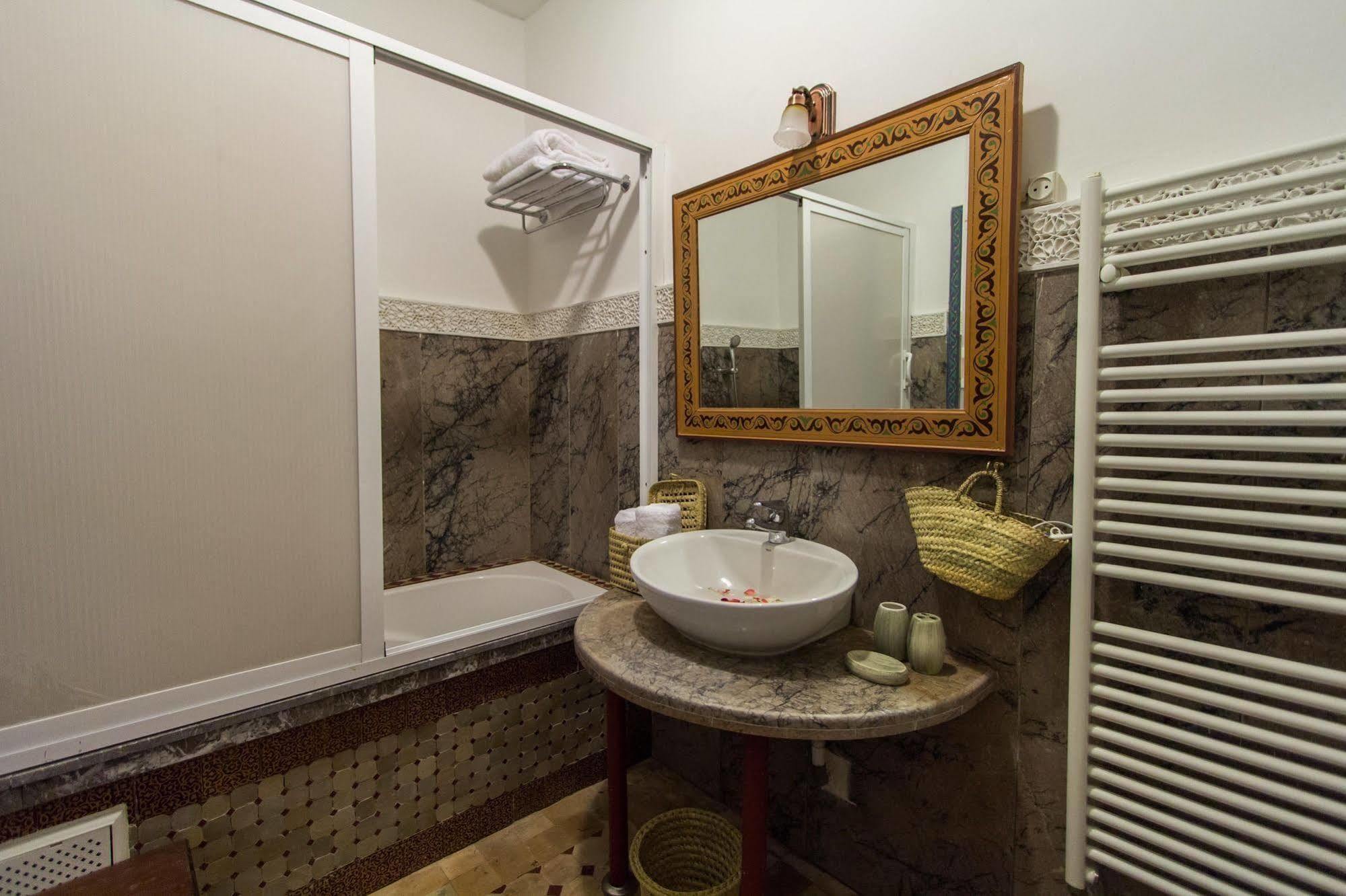 Riad Tahra & Spa Fez Exterior photo